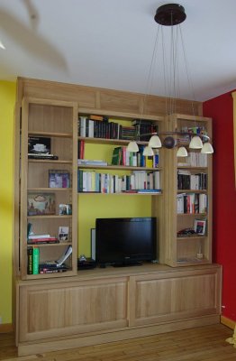 Bibliothèque en chêne ouverte