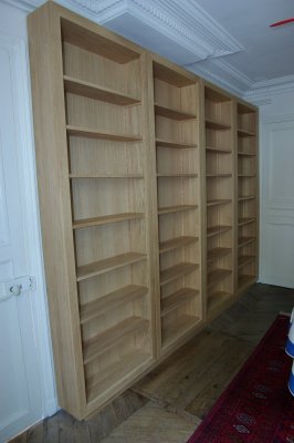 Bibliothèque en chêne verni mat