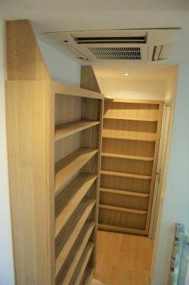 Bibliothèque en angle