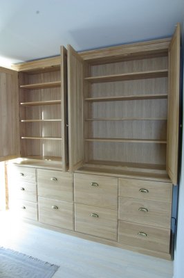 Meuble ouvert