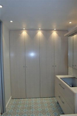 Façades chêne blanchi dressing et meuble vasque