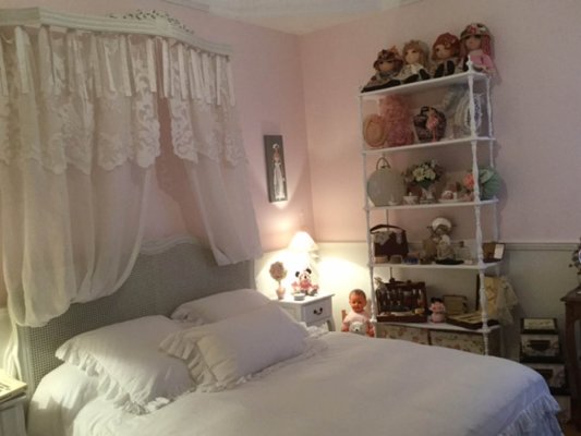 Etagères à poupées en situation