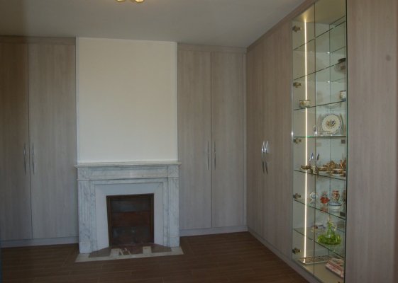 Meuble vitrine et rangements