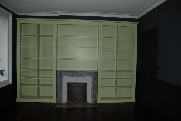 Bibliothèque en médium peint