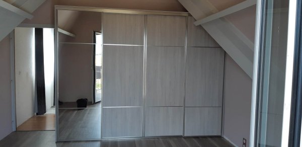 Quatre portes coulissantes