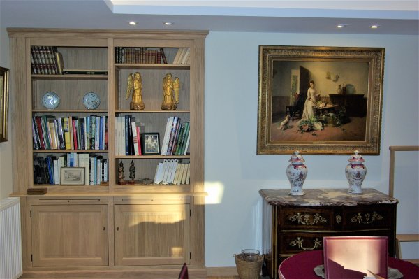 Bibliothèque en chêne ciré