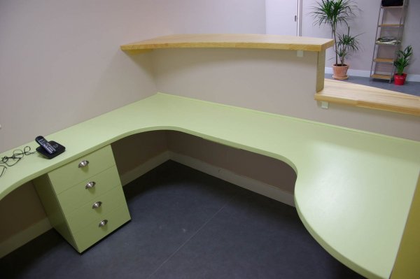 Banque d'accueil côté bureau