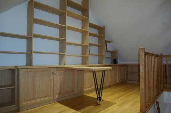 Bureau mobile sur roulette