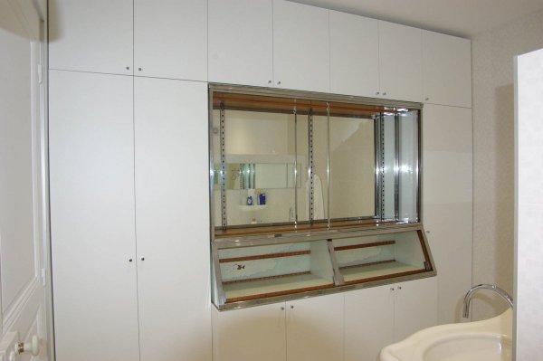 Meuble vitrine gros plan