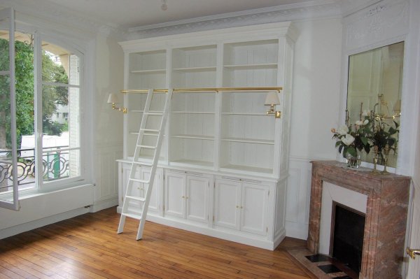 Bibliothèque en chêne peinte