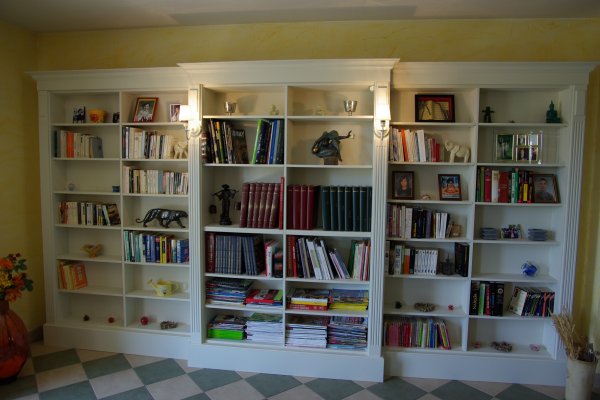 Bibliothèque en médium peint